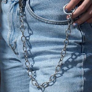 Brandy Melville silver wallet chain